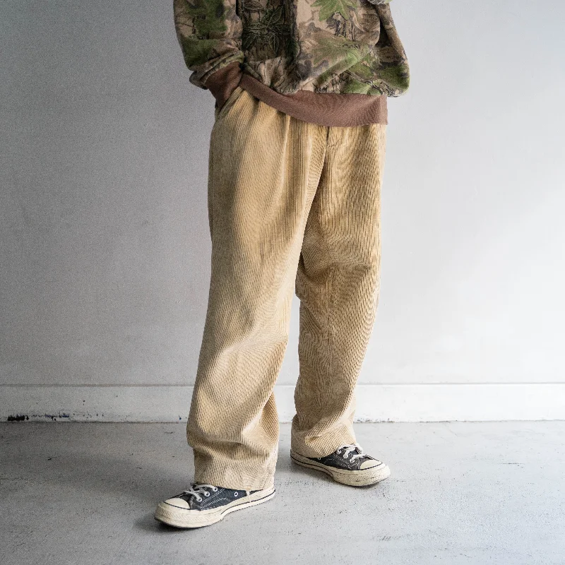 Custom Custom Fit Joggers-1990s beige color two tuck corduroy pants